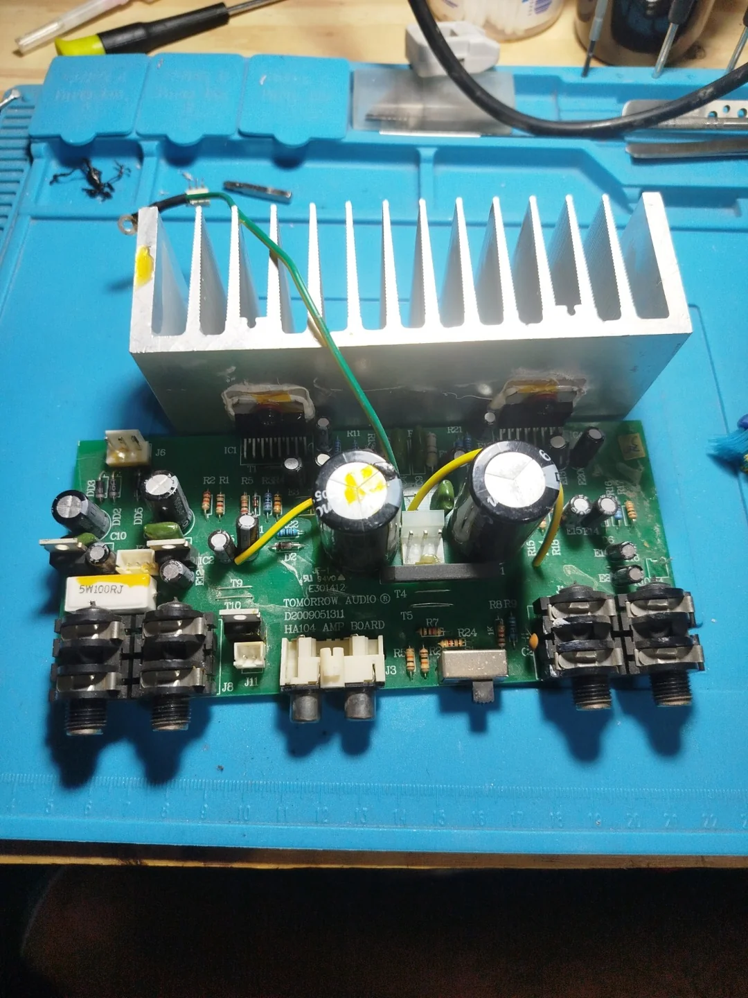 Archivo del taller: placa de un equipo de audio
